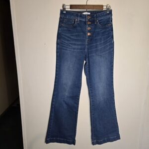 LC Lauren Conrad Medium Wash Curvy high rise Flare Jeans Size 6